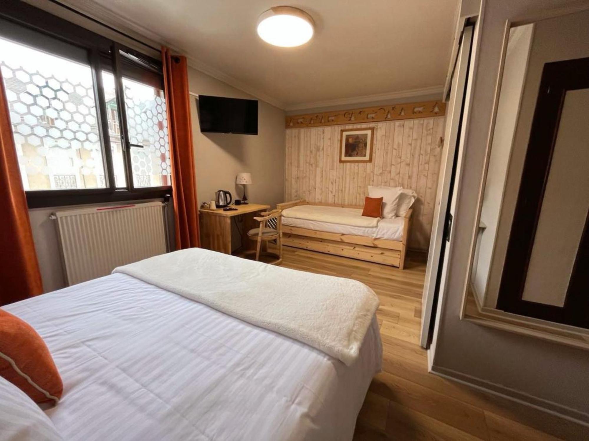 Hotel La Rencluse Saint-Mamet エクステリア 写真