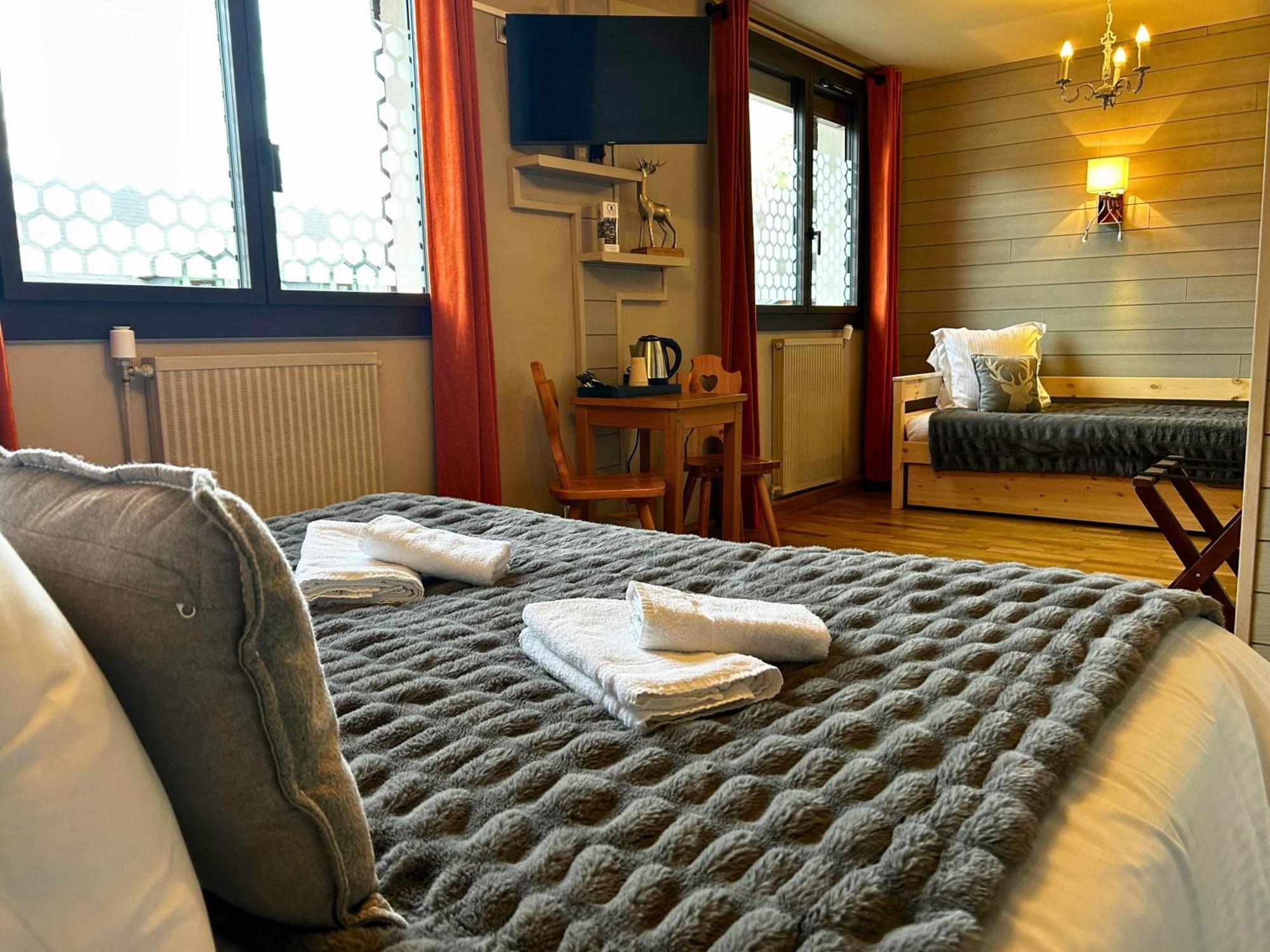 Hotel La Rencluse Saint-Mamet エクステリア 写真
